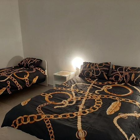 Romy Suites Deluxe เนทันยา ภายนอก รูปภาพ