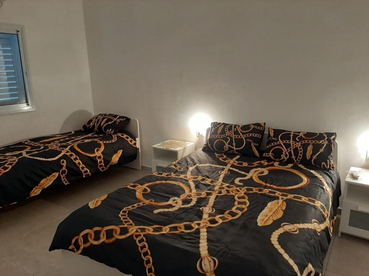 Romy Suites Deluxe เนทันยา ภายนอก รูปภาพ